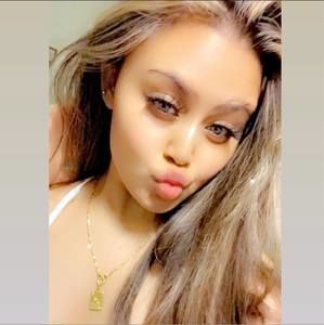 Meet your Posher, Niki